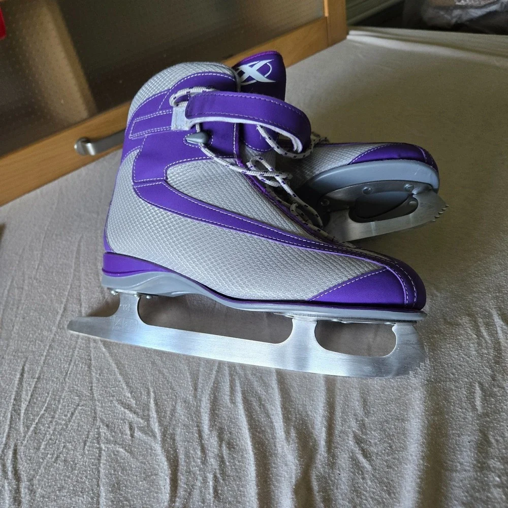 Figure Ice Skates Women's Size 9 Purple and Gray